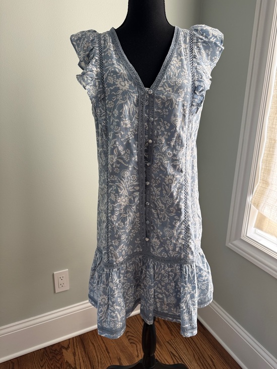 Lucky Brand Dresses & Skirts - Lucky Brand Blue Floral Sleeveless V-Neck Button Dress